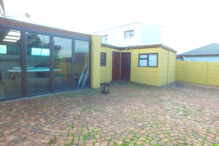 3 Bedroom Property for Sale in Houghton Place Western Cape